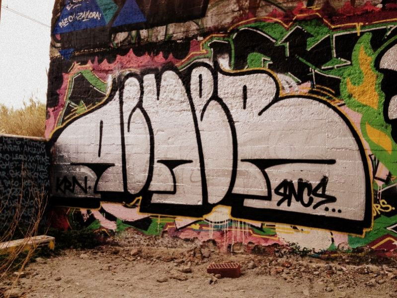 Graffiti Bombing in Barcelona - Photo by Mrbadnews - acner, sncs, krn (2013)