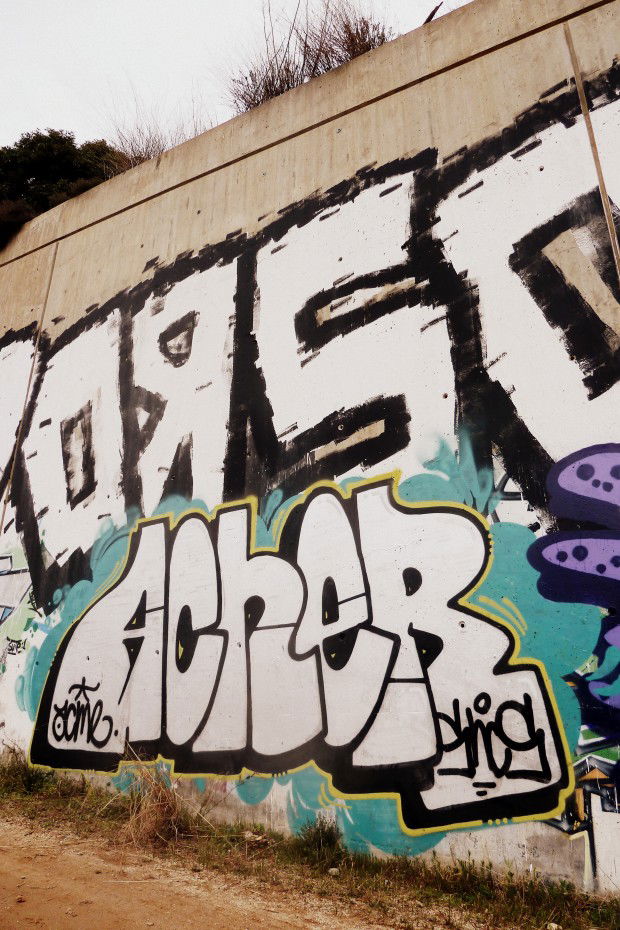 Graffiti Bombing in Barcelona - Photo by Mrbadnews - Acner, sncs, krn (2013)