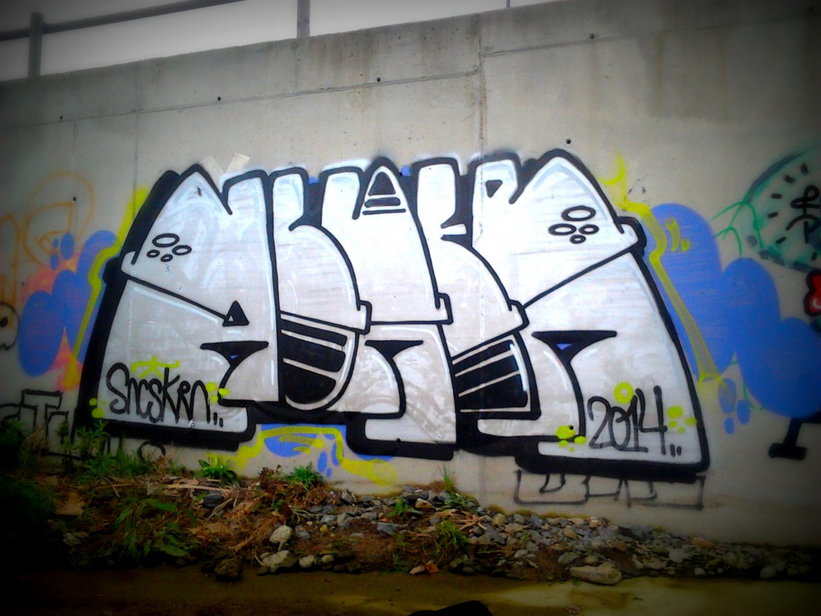 Graffiti Bombing - Photo by Mrbadnews - acner, sncs, krn (2014)