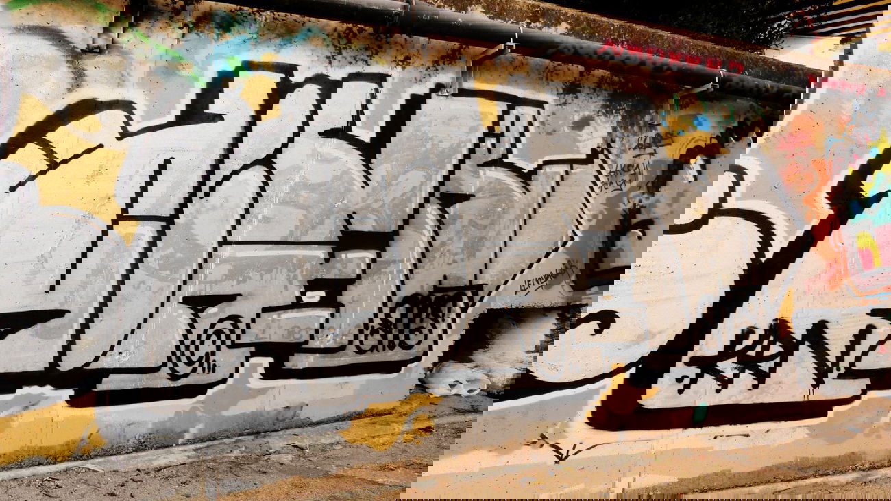 Graffiti Bombing - Photo by Mrbadnews - acner, sncs, krn (2013)