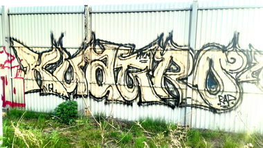 Graffiti Wall - Photo by Muerto62 - NGL, Quatro (2023)