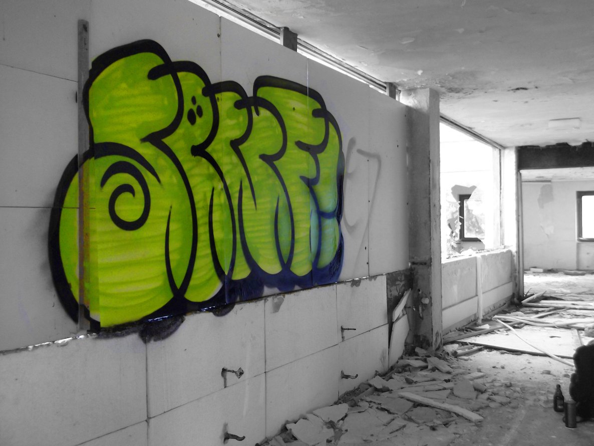 Graffiti Bombing - Photo by Mustard42 - Senf42, Senf, 126 (2014)