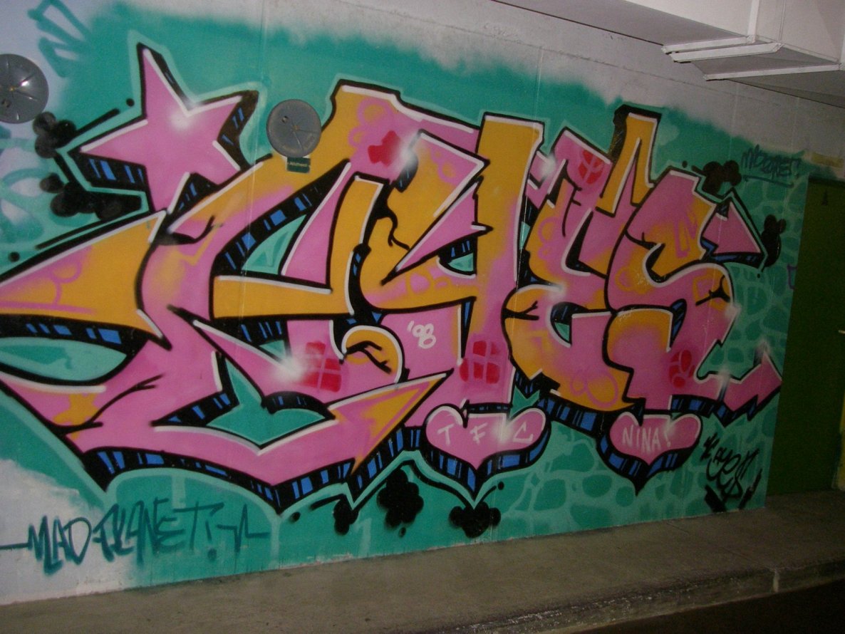 Graffiti Wall - Photo by Mustard42 - AYES, 1998 (1998)