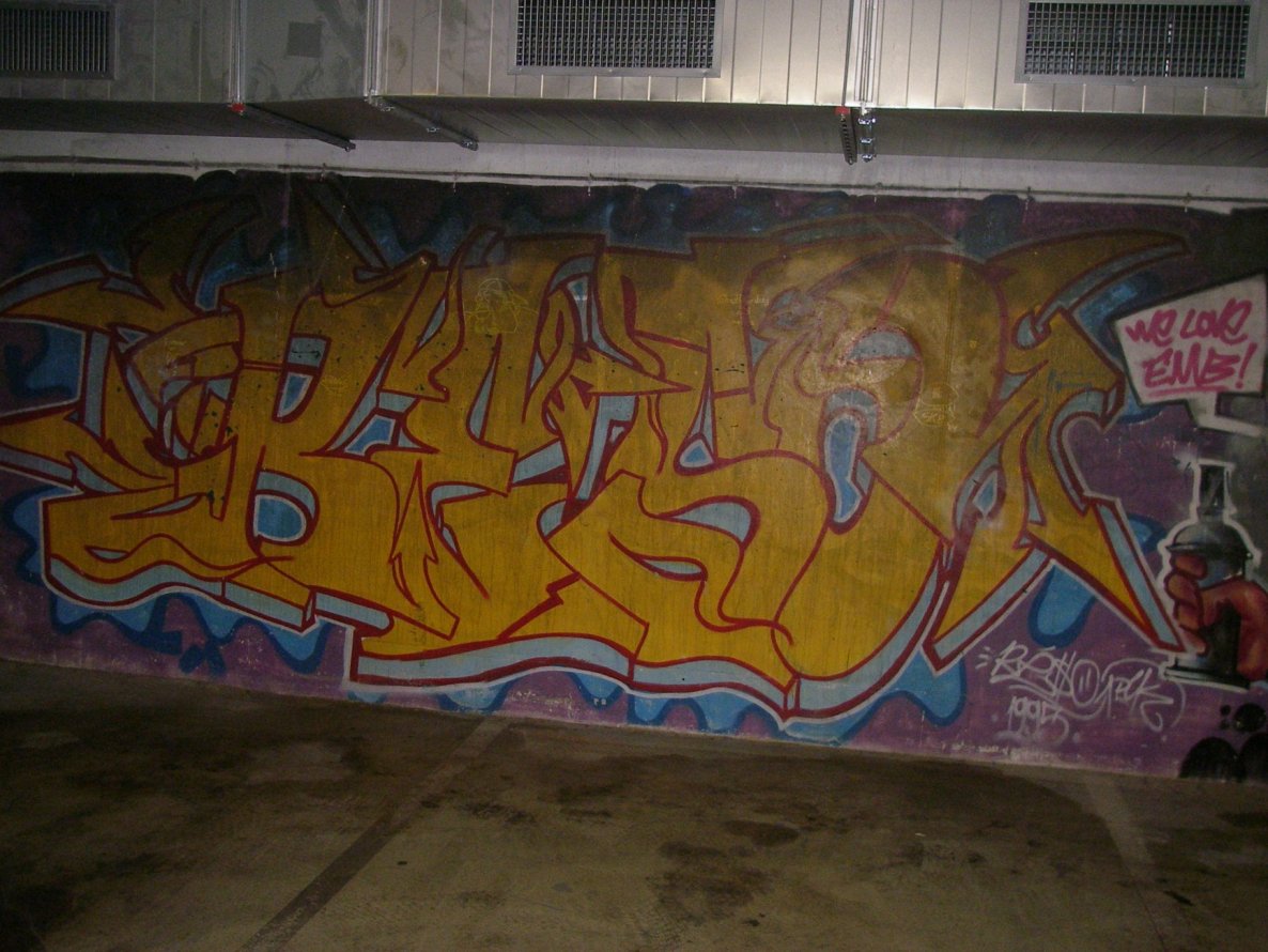 Graffiti Wall - Photo by Mustard42 - Reso, 1995, EMB (1995)