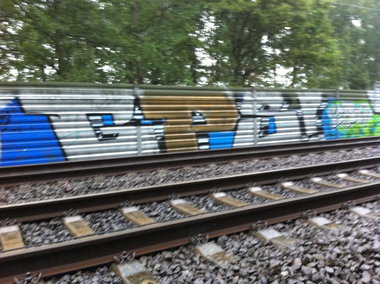Graffiti Bombing - Photo by MuvYaFet - Gps, Fens, Mers
