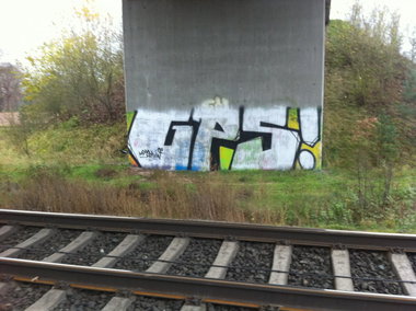 Graffiti Bombing - Photo by MuvYaFet - Gps, Fens, Mers