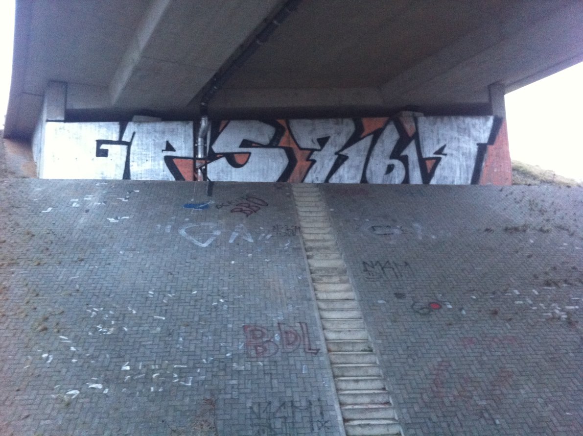 Graffiti Wall - Photo by MuvYaFet - Gps, Fens, Mers