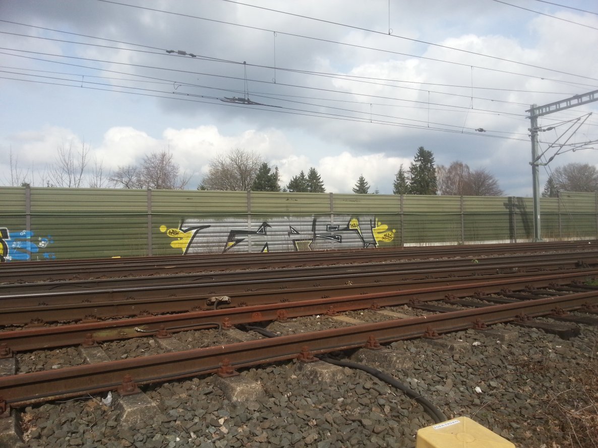 Graffiti Wall - Photo by MuvYaFet - Gps, Fens, Mers