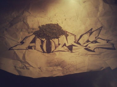 Graffiti Sketch in Moscow - Photo by Myaso - Homs, Weed (2013)
