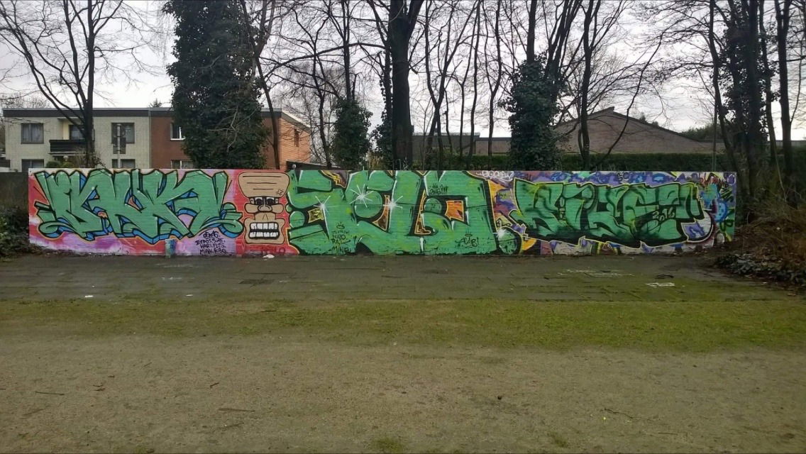 Graffiti Wall - Photo by Mystery - gangster