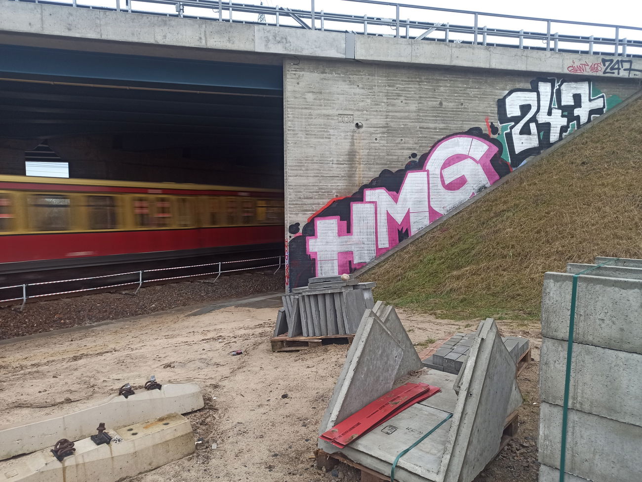 Graffiti Bombing - Photo by N0NAME - HMG