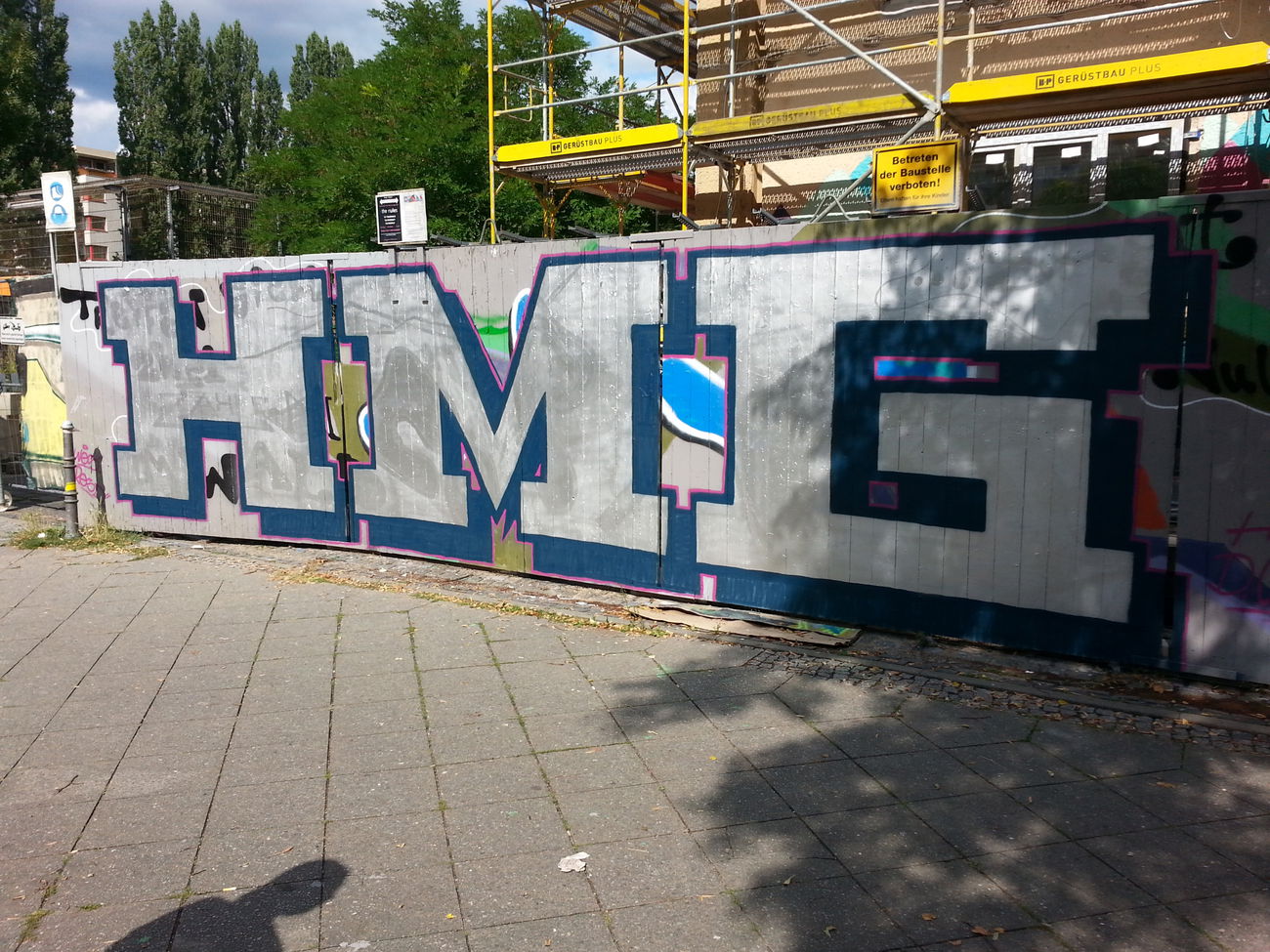 Graffiti Bombing - Photo by N0NAME - HMG