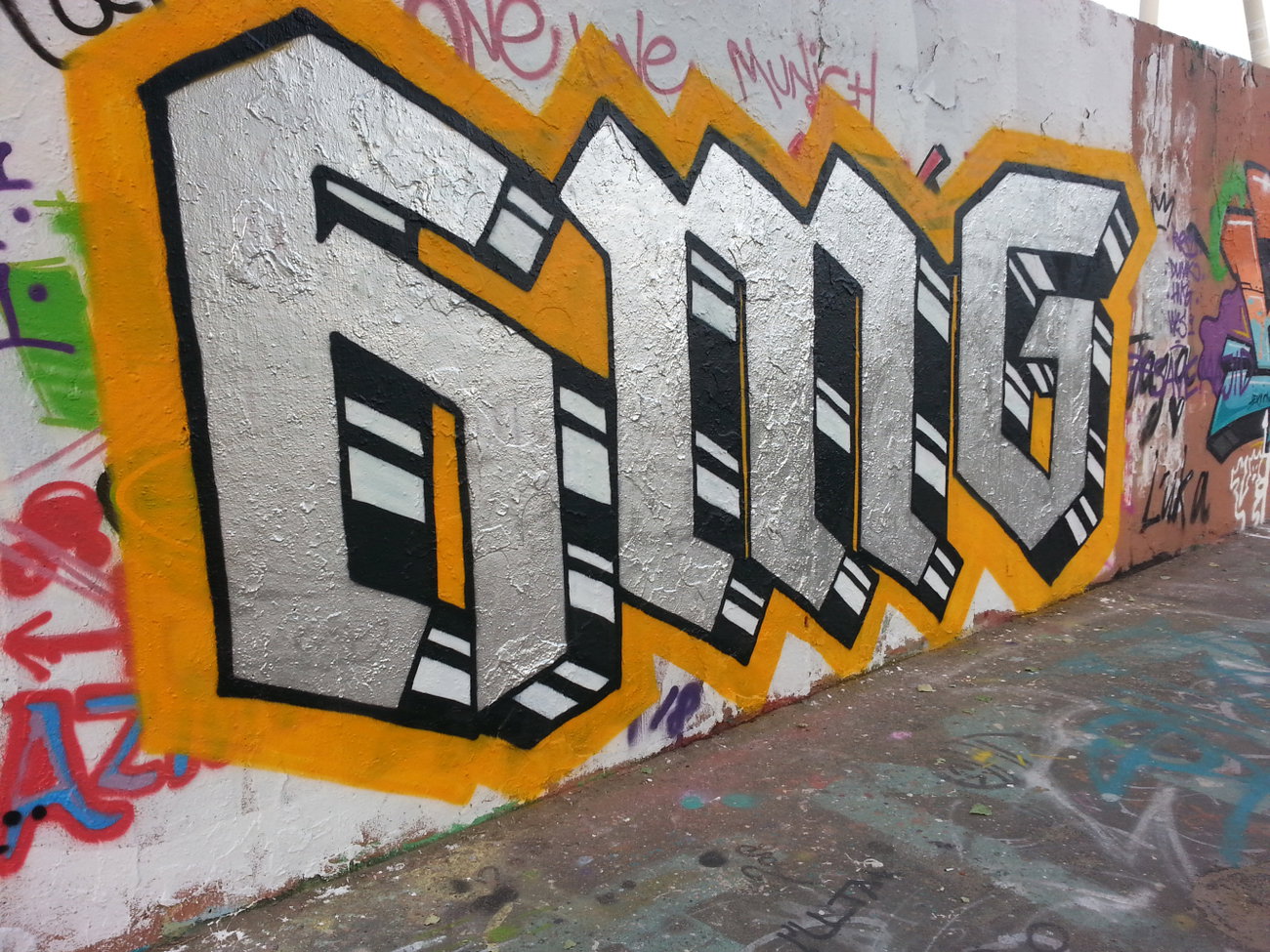 Graffiti Bombing in Berlin - Photo by N0NAME - HMG