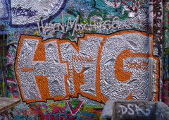 Graffiti Bombing in Berlin - Photo by N0NAME - HMG, HUMBUG