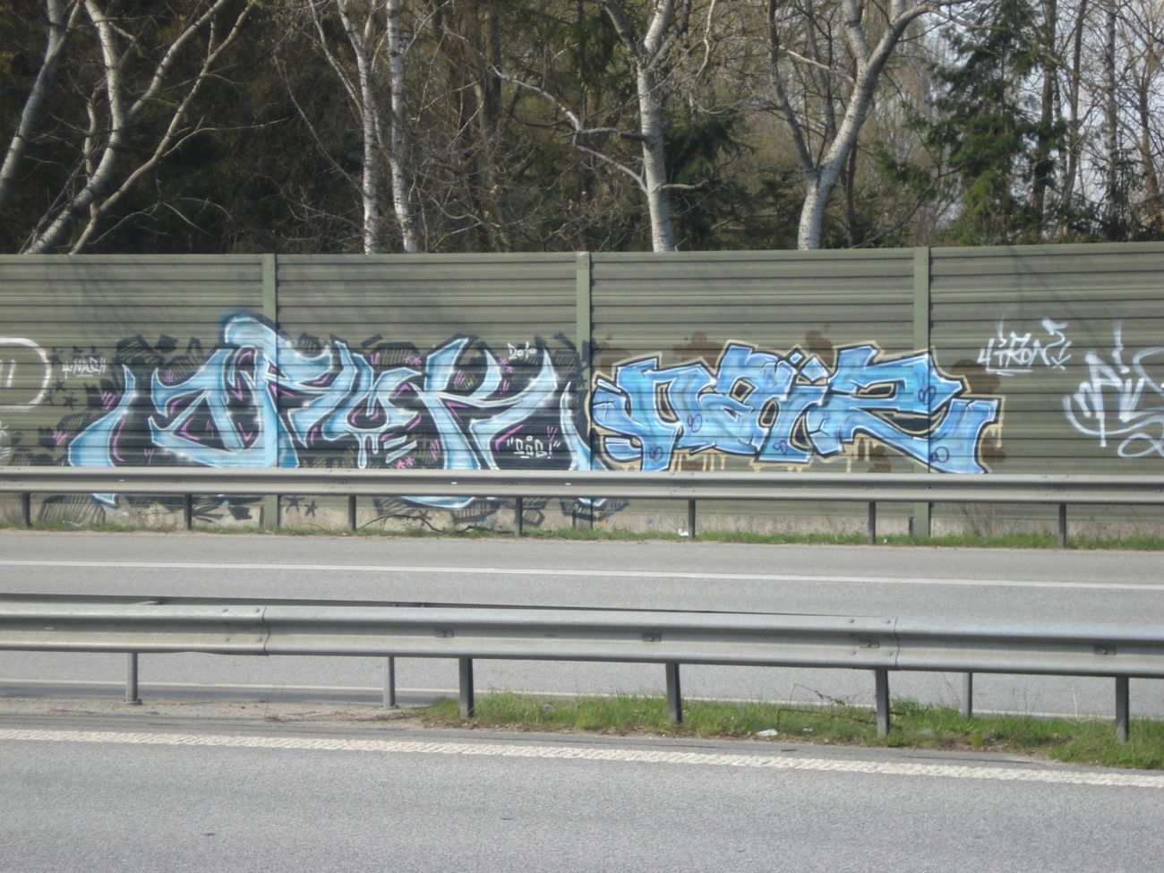 Graffiti Bombing - Photo by NAIS - AROK, NAIS, SOG