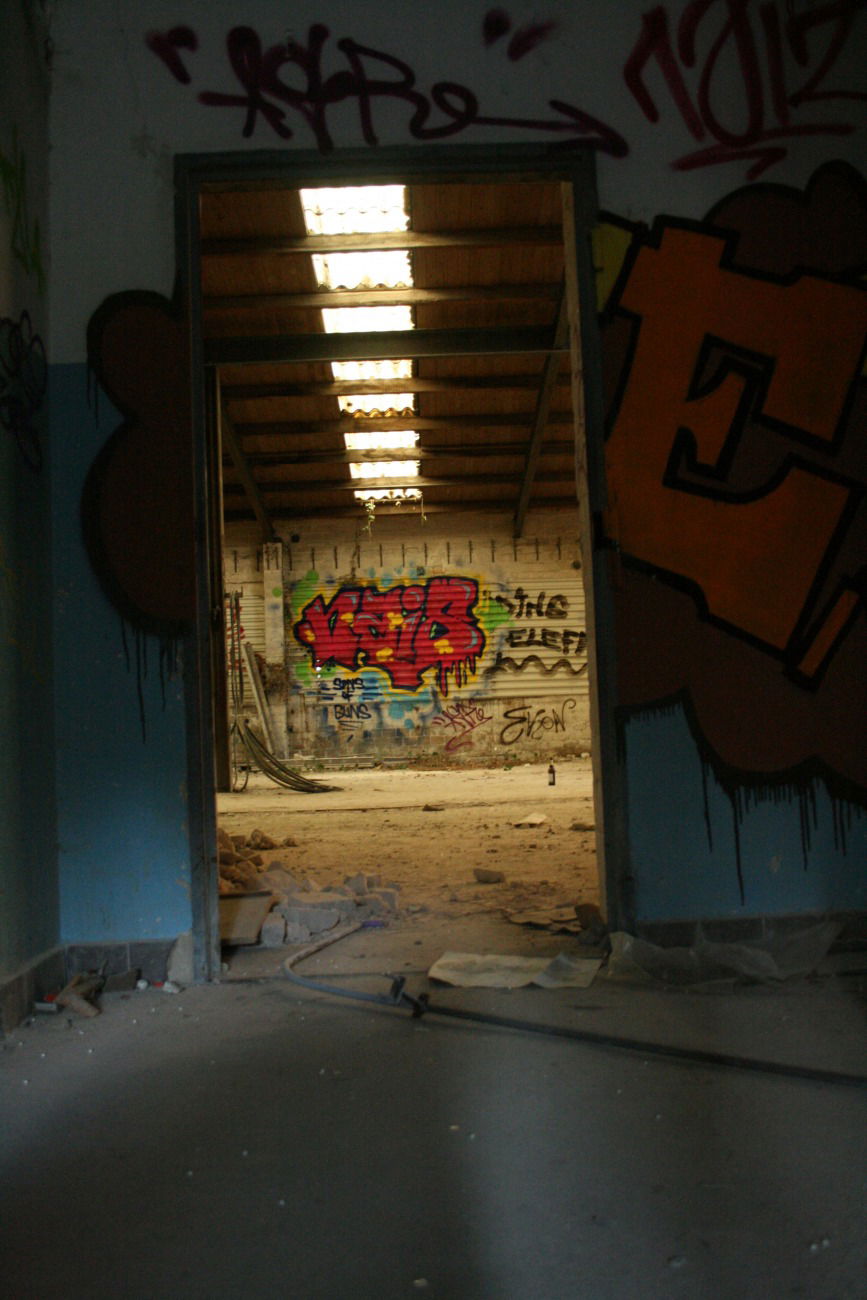 Graffiti Bombing - Photo by NAIS - SOG