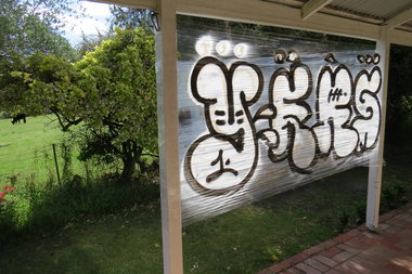 Graffiti Bombing in Australia - Photo by NDUCT - Yers, induct