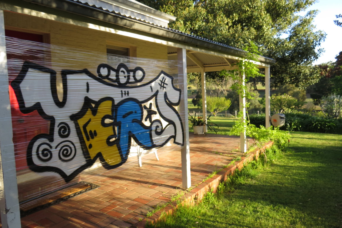 Graffiti Bombing in Australia - Photo by NDUCT - Yers, induct