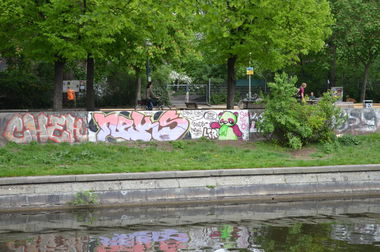 Graffiti Bombing - Photo by NEKS185 - neks, panda, pog (2014)