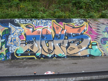 Graffiti Wall in Birsfelden - Photo by NEKS185 (2015)