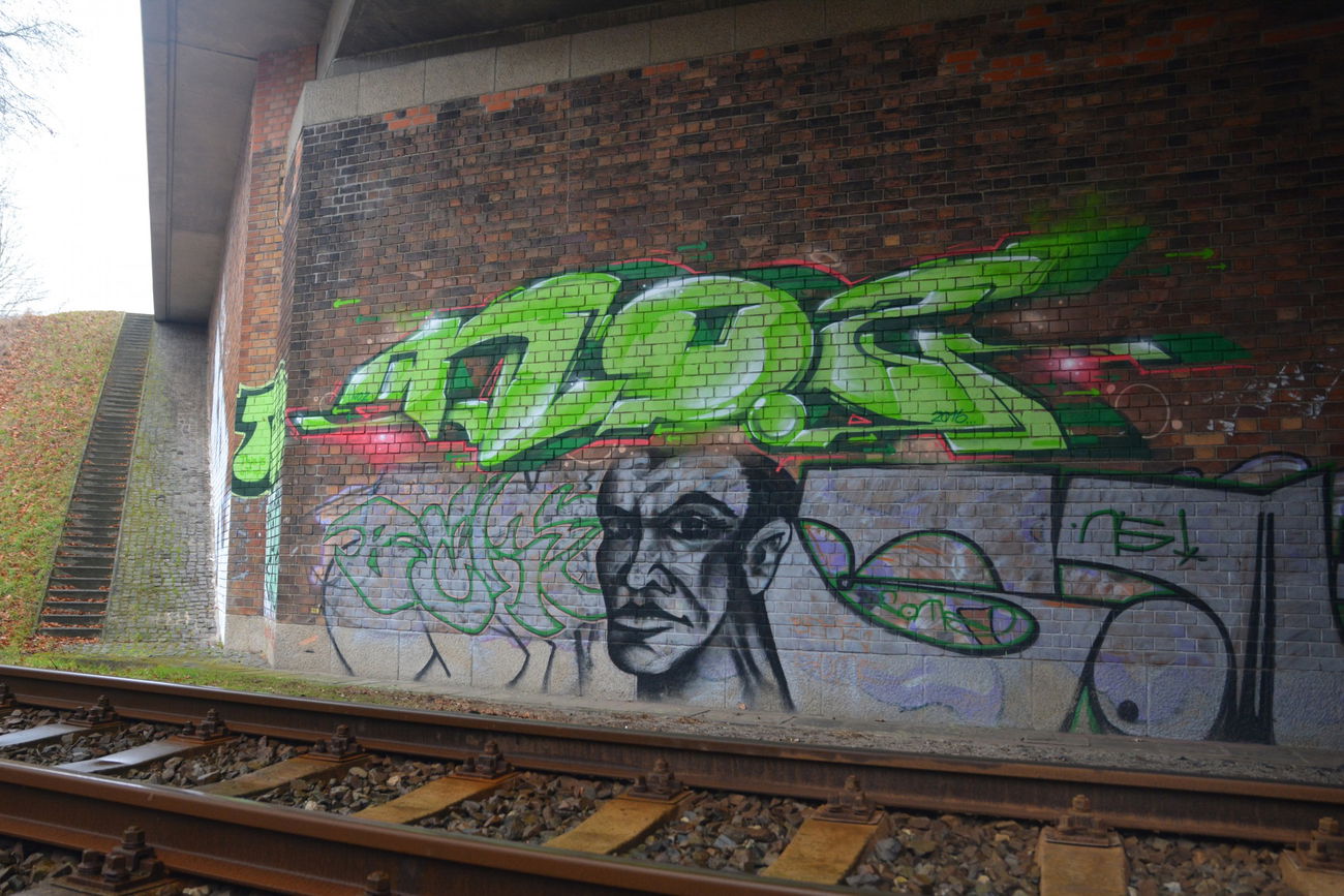 Graffiti Bombing - Photo by NOIIO3 - no2 (2017)