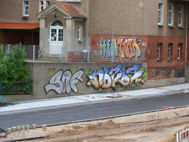 Graffiti Wall - Photo by NOIIO3 - no2, notwo, number2 (2012)