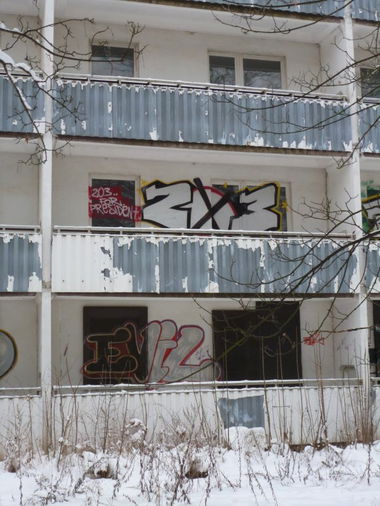 Graffiti Bombing - Photo by NOIIO3 (2012)