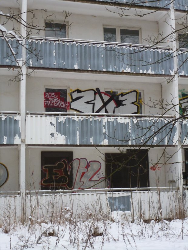Graffiti Bombing - Photo by NOIIO3 (2012)