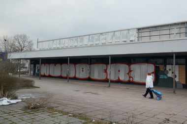 Graffiti Bombing - Photo by NOIIO3 - number2, no2, nr2 (2016)