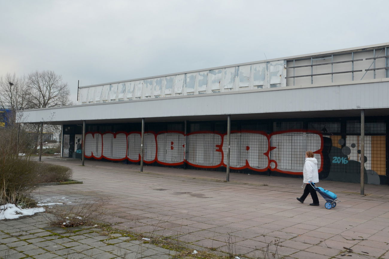 Graffiti Bombing - Photo by NOIIO3 - number2, no2, nr2 (2016)