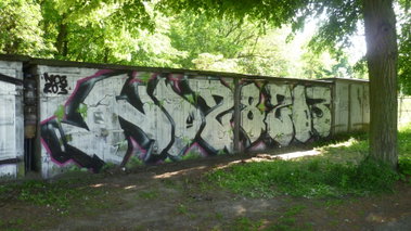 Graffiti Bombing in Frankfurt (Oder) - Photo by NOIIO3 - no2, no203, 203 (2011)