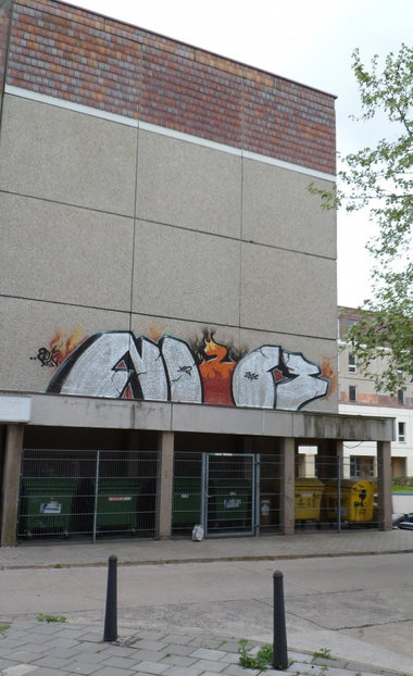 Graffiti Bombing in Frankfurt (Oder) - Photo by NOIIO3 - 203, no203, no2 (2012)