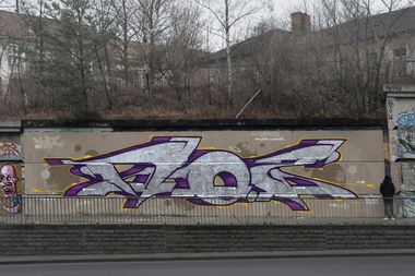 Graffiti Wall - Photo by NOIIO3 - no2, nr2, numbertwo (2016)