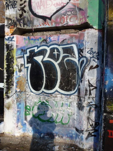 Graffiti Bombing - Photo by NOIIO3 (2013)