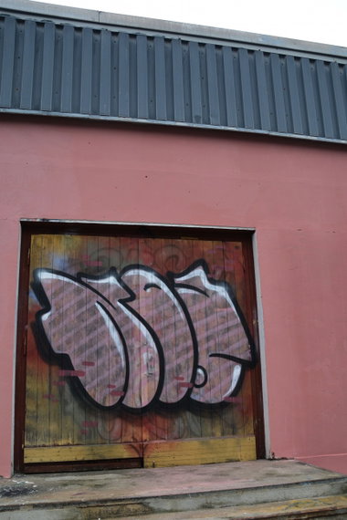 Graffiti Wall - Photo by NOIIO3 - no2, number2, nummer2 (2015)