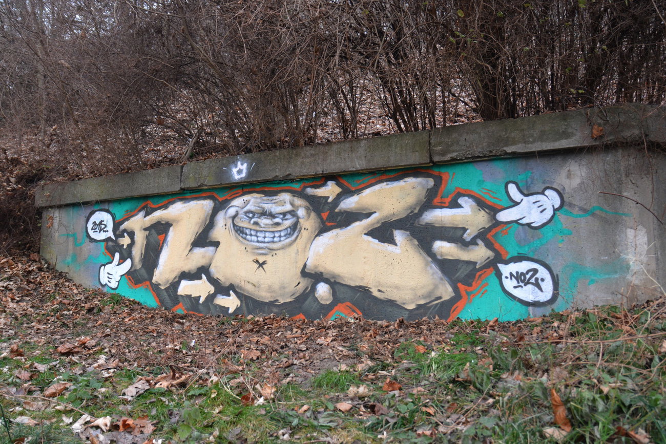 Graffiti Wall - Photo by NOIIO3 - no2, nr2, number2 (2016)