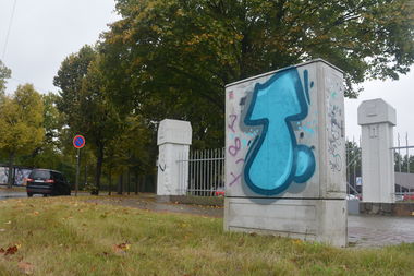 Graffiti Bombing - Photo by NOIIO3 - tups, tup (2016)