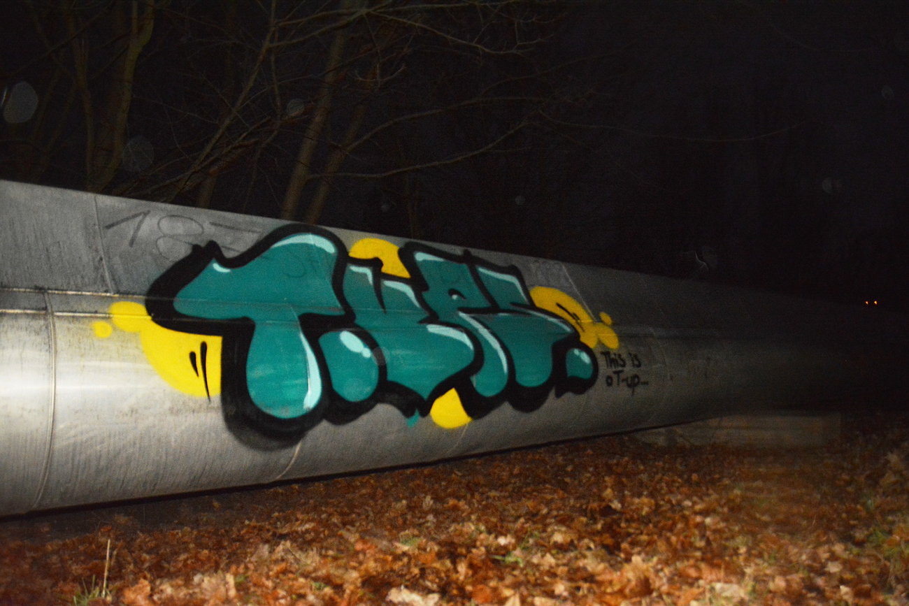 Graffiti Wall - Photo by NOIIO3 - t-ups, tup (2016)
