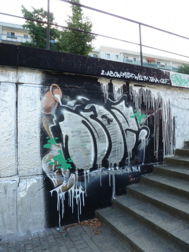 Graffiti Wall - Photo by NOIIO3 - no2, numbertwo, nummer2 (2013)