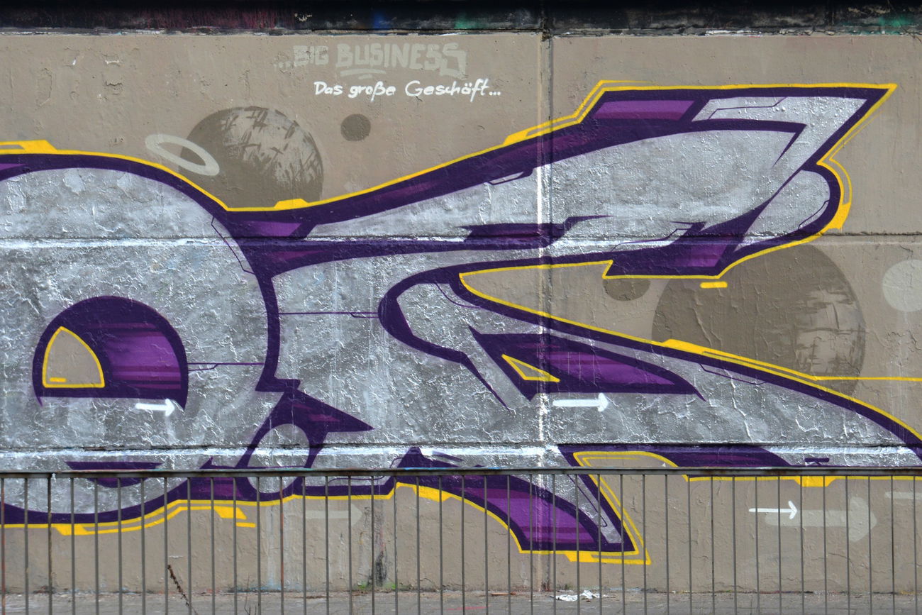 Graffiti Wall - Photo by NOIIO3 - no2, numbertwo, number2 (2016)