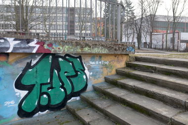 Graffiti Bombing - Photo by NOIIO3 - tups, tup (2016)