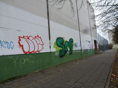 Graffiti Bombing - Photo by NOIIO3 (2013)