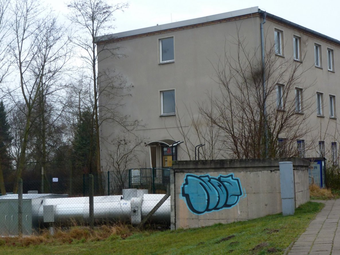 Graffiti Bombing - Photo by NOIIO3 - no2, numbertwo, nuber2 (2013)