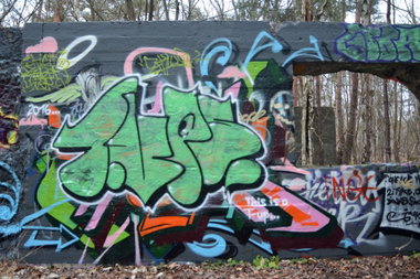Graffiti Wall - Photo by NOIIO3 - tup, throwup (2016)