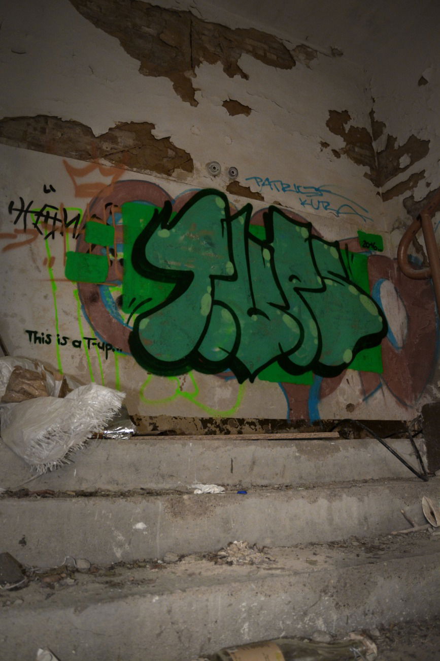 Graffiti Bombing - Photo by NOIIO3 - tups, tup (2016)