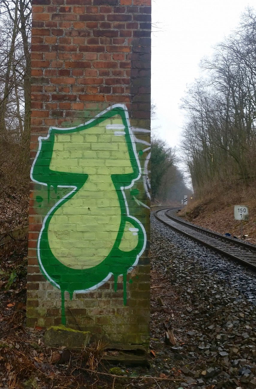 Graffiti in Frankfurt (Oder) - Photo by NOIIO3 - tups, thisisathrowup, throwup (2017)