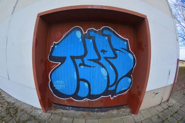 Graffiti in Frankfurt (Oder) - Photo by NOIIO3 - tups, thisisathrowup, throwup (2017)