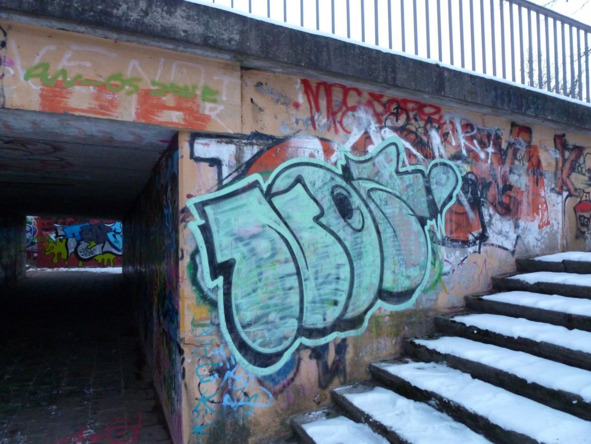 Graffiti Bombing - Photo by NOIIO3 - no2 (2013)