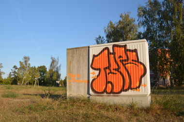 Graffiti Bombing in Frankfurt (Oder) - Photo by NOIIO3 - thisisatup, throwup, tups (2016)