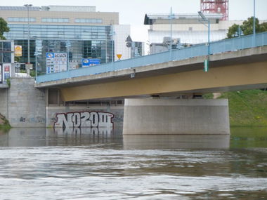 Graffiti Bombing - Photo by NOIIO3 (2011)